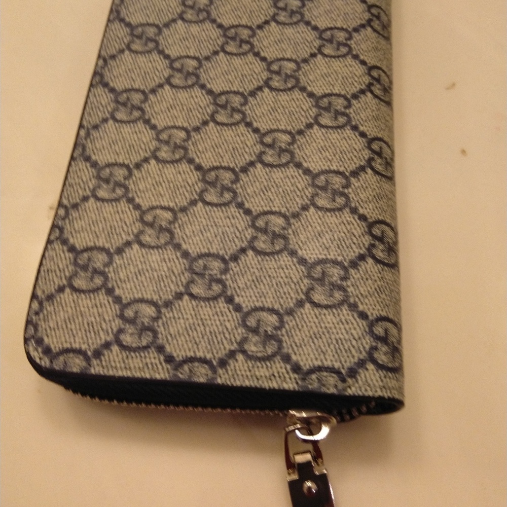 Gucci wallet